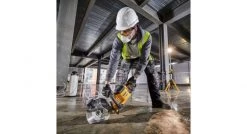 Meuleuse sans fil DeWalt DCS690N 54V VR - Meuleuse sans fil Li-Ion Flexvolt (machine seule) - 230 mm -DeWALT Soldes 2022 59c29eb5a193c0e456c97b825713da40