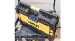 Radio de chantier sans fil DeWalt DWST1-75659 - Radio de chantier Li-Ion 10.8-18V DAB+ avec fonction de charge - secteur & batterie - Chargeur XR - Bluetooth - DWST1-75659-QW -DeWALT Soldes 2022 ff044fcfe64a1ef2770d2a95242093d7